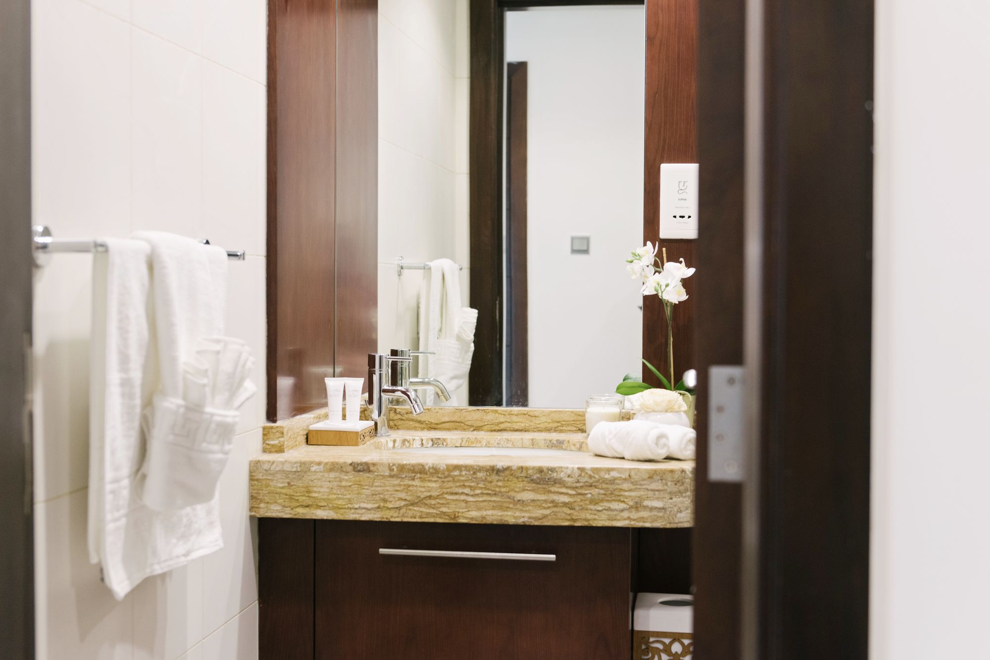 Faraway Homes - Burj Views Luxury