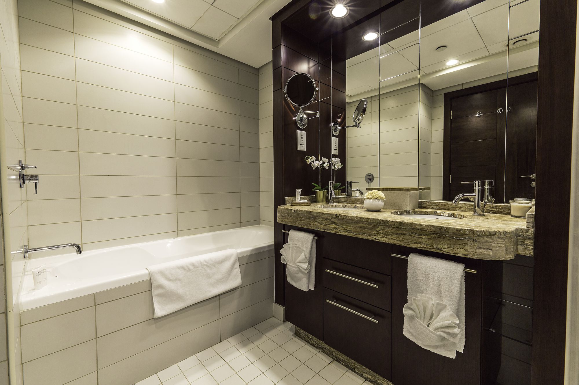 Faraway Homes - Burj Views Luxury