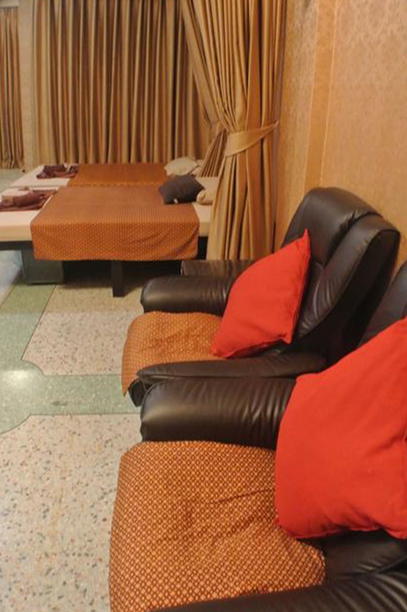 First Inn Bangkok - Hostel