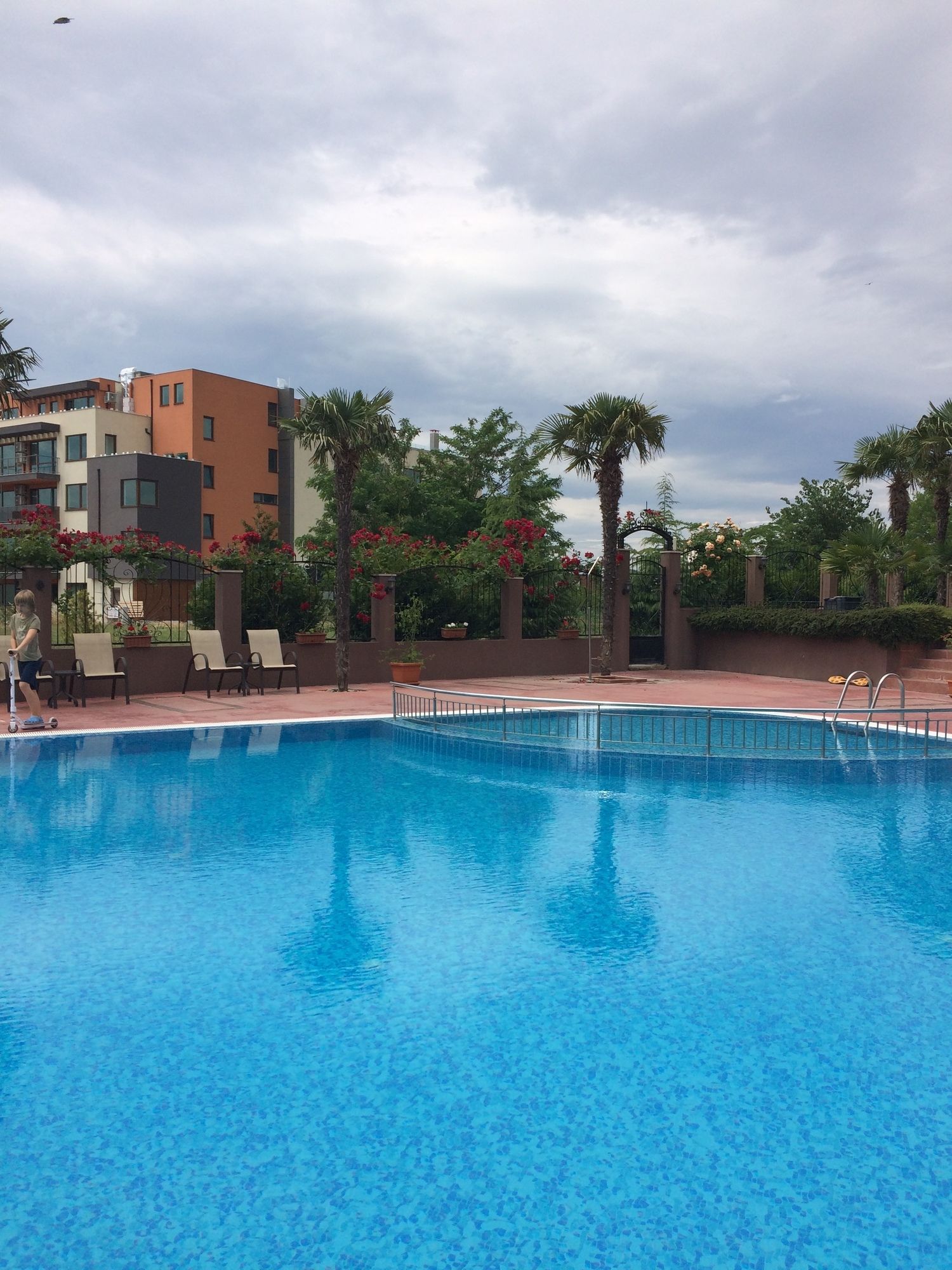 Chateau Del Marina Complex Apartments