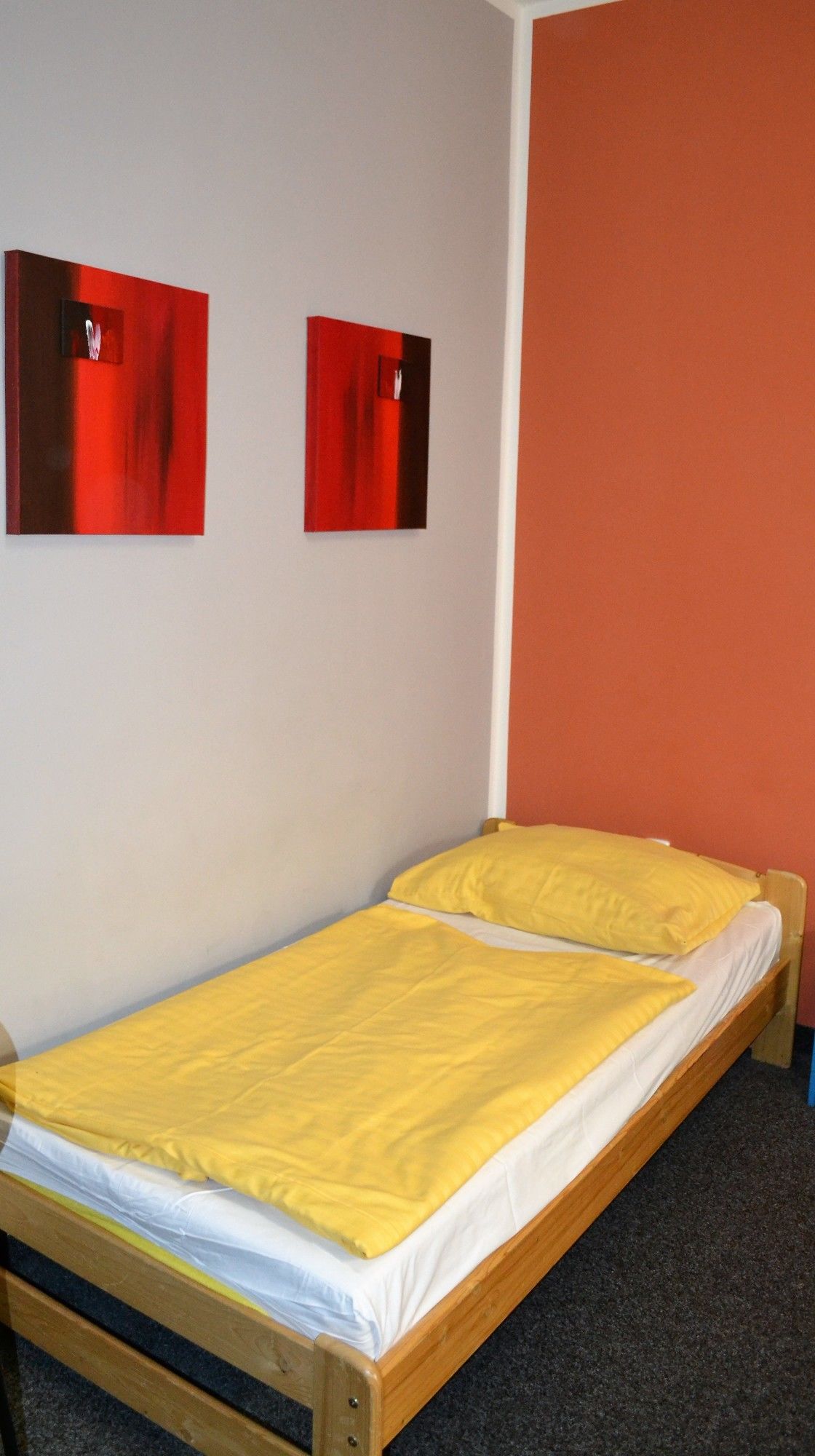 Hostel Advantage