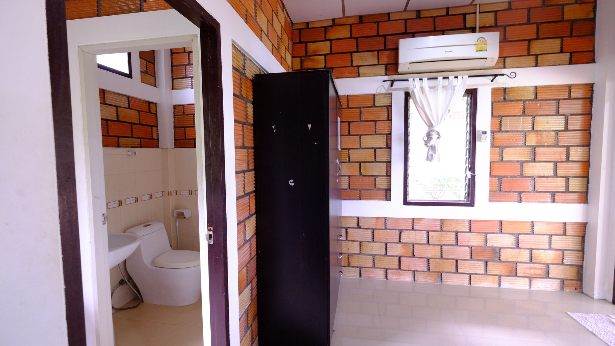 Baan Kwan Charoen Bungalow