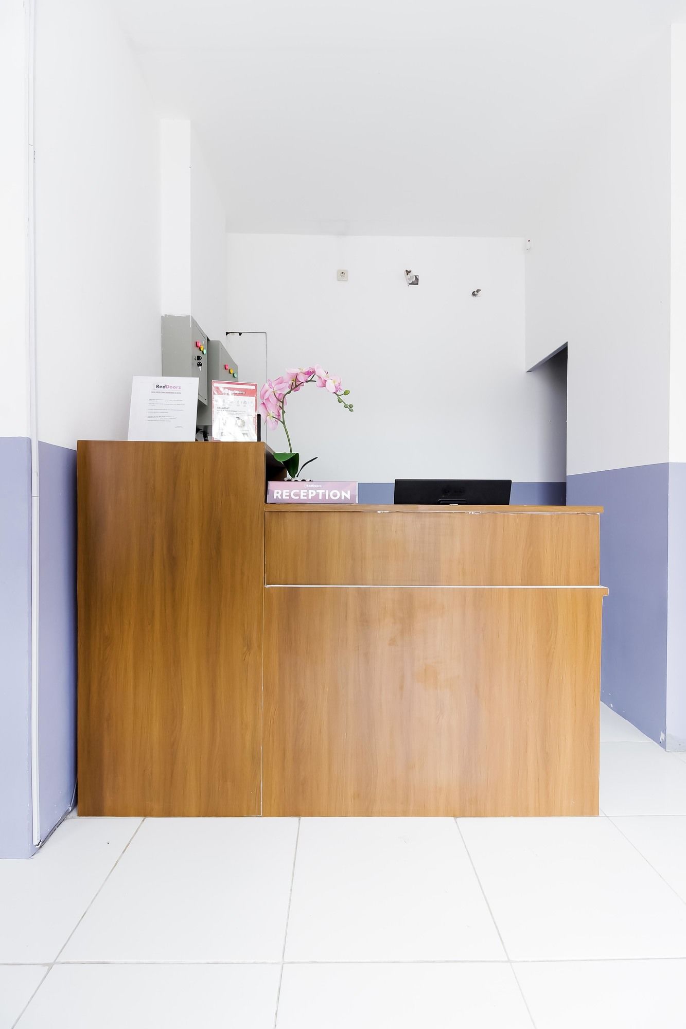 RedDoorz near Mall Of Indonesia