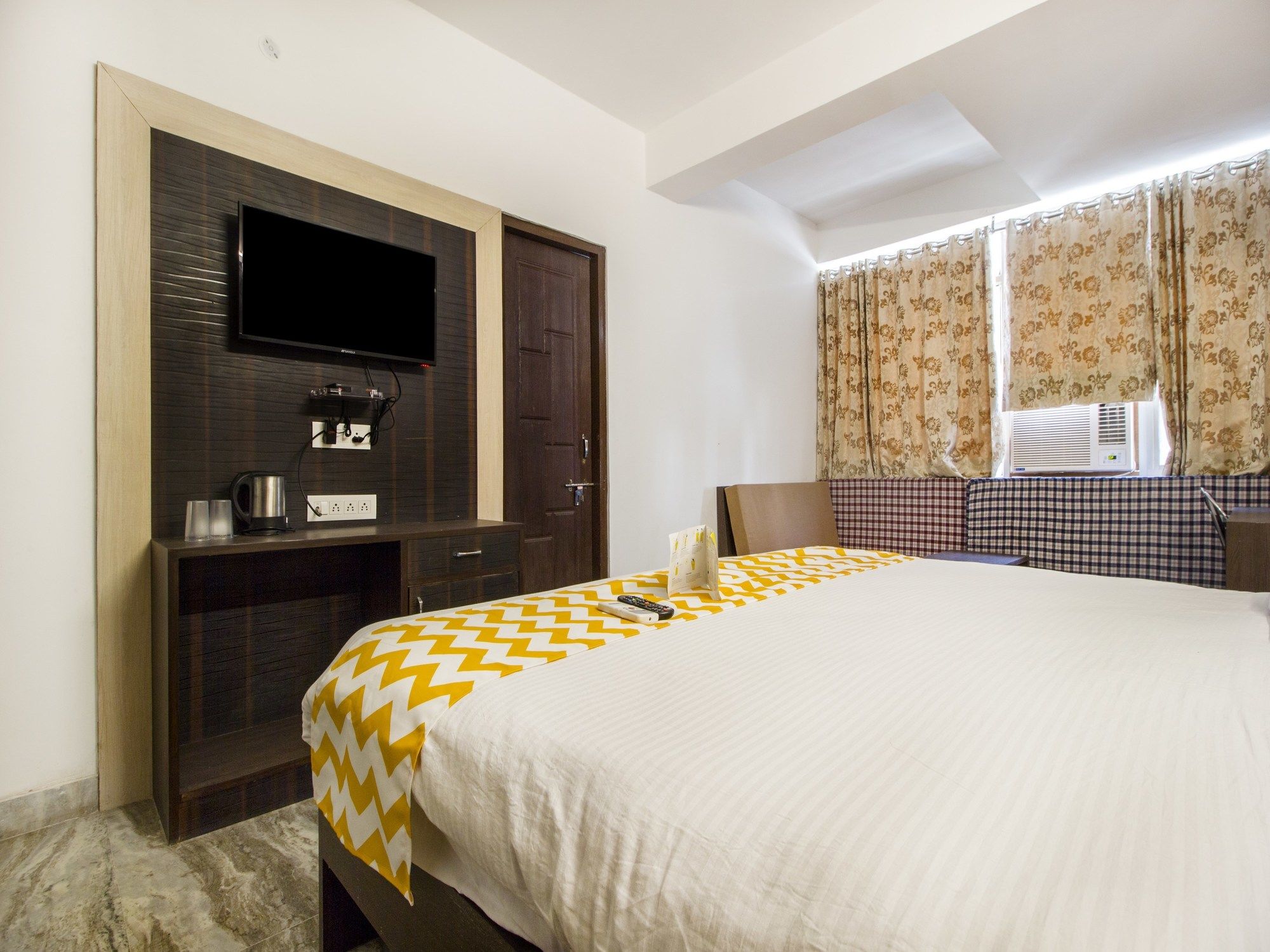 FabHotel Luxurs Gopalpura