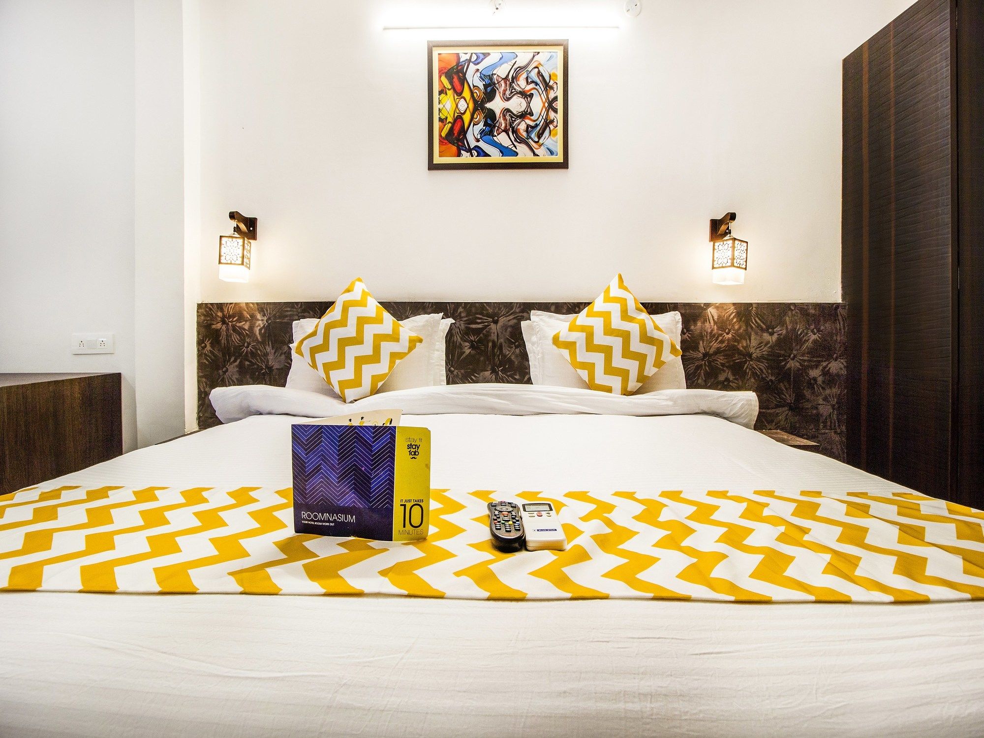 FabHotel Luxurs Gopalpura