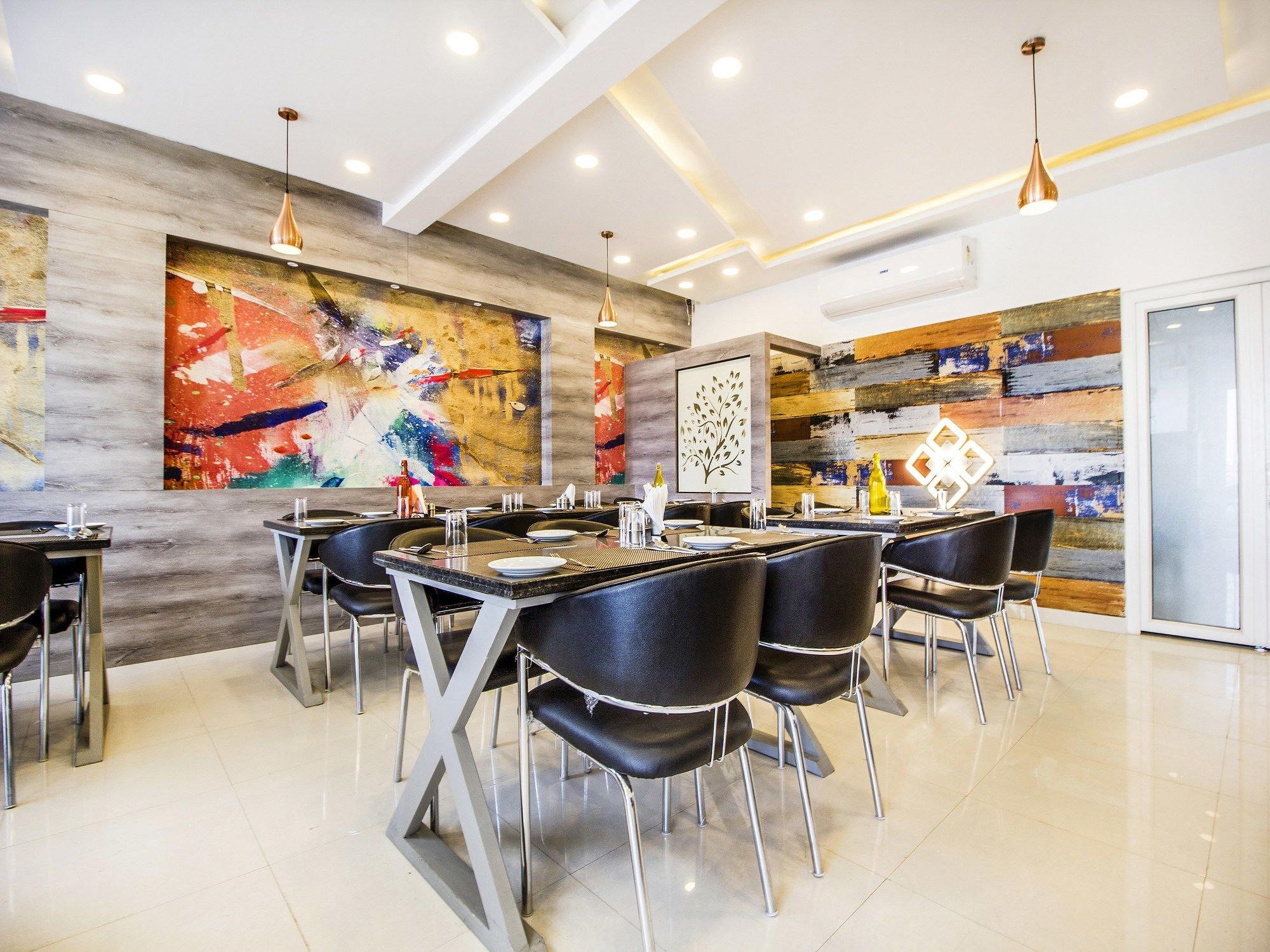 FabHotel Luxurs Gopalpura