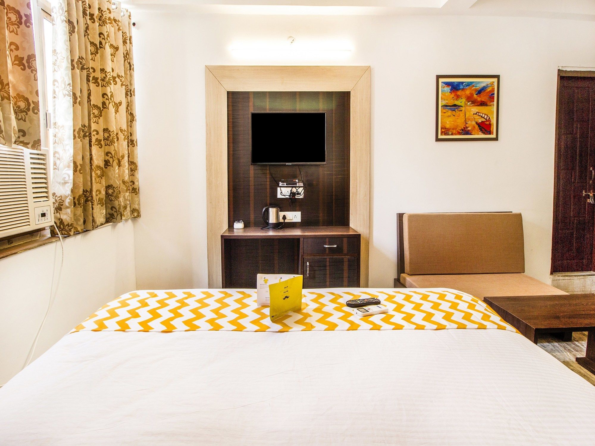 FabHotel Luxurs Gopalpura