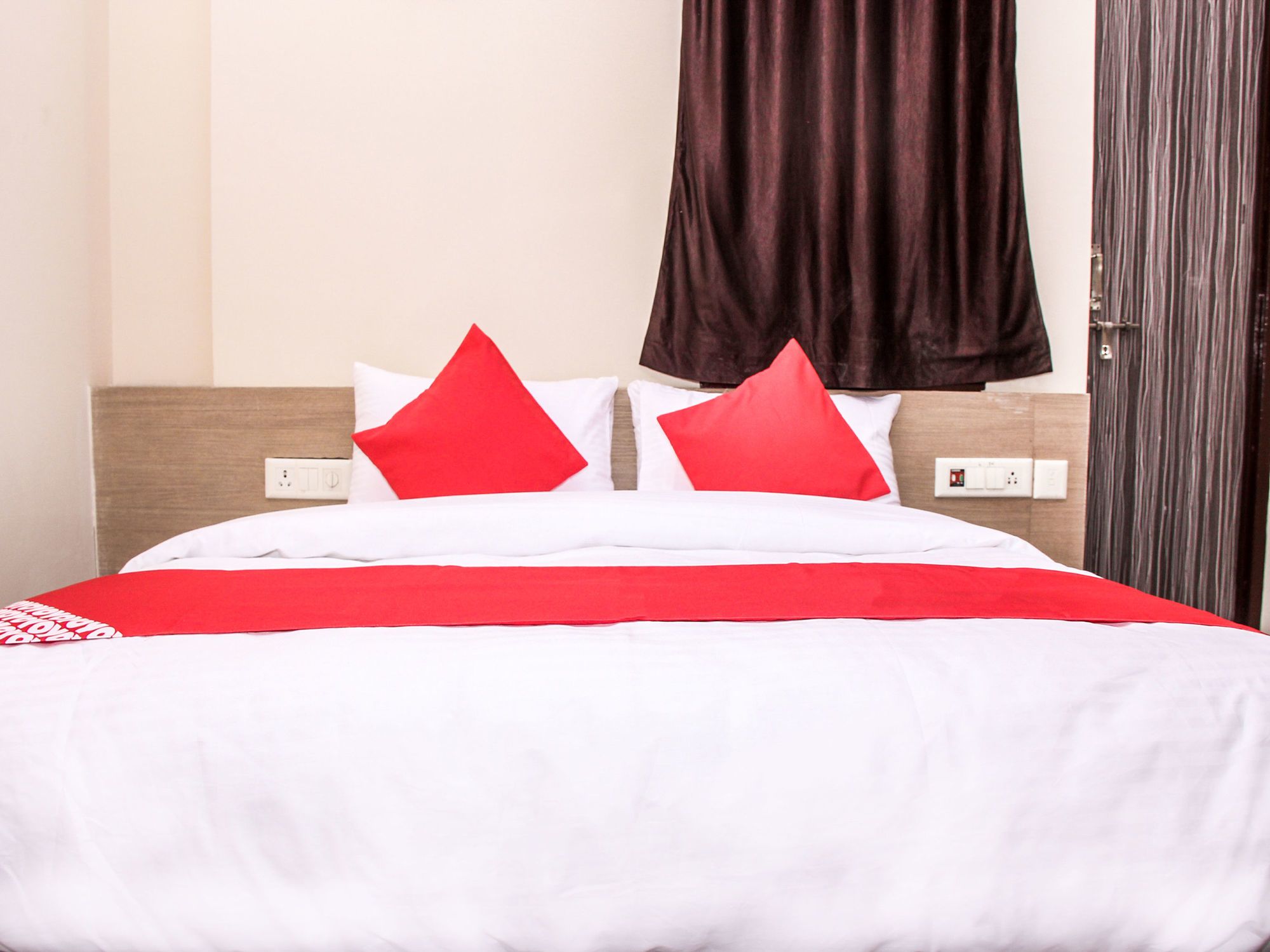 OYO 14864 Hotel Satyam Inn