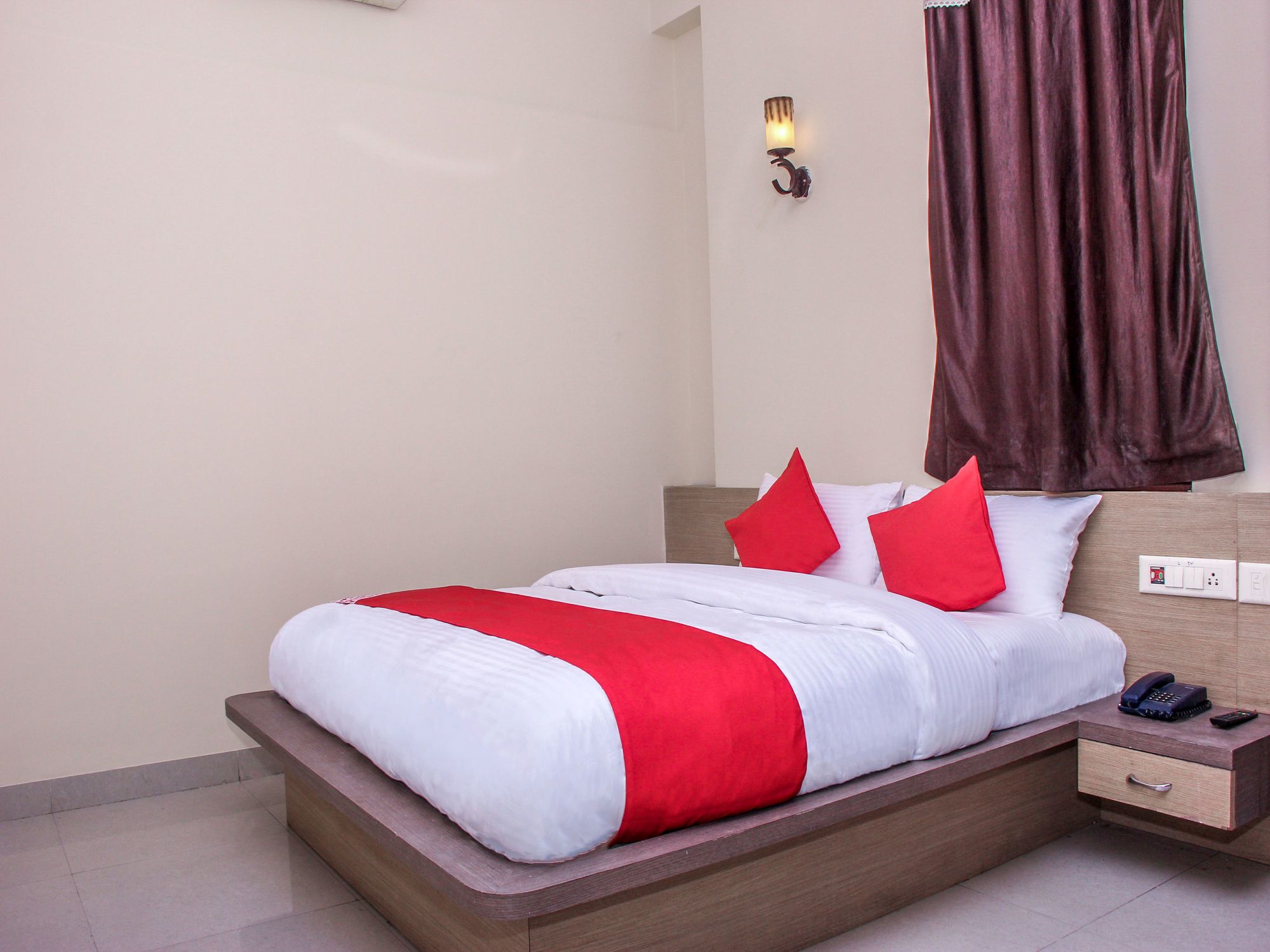 OYO 14864 Hotel Satyam Inn