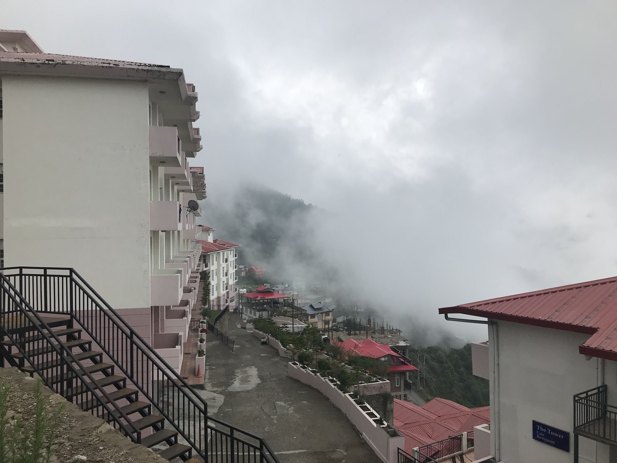 Spangle Heights - Shimla, Suites & Residences