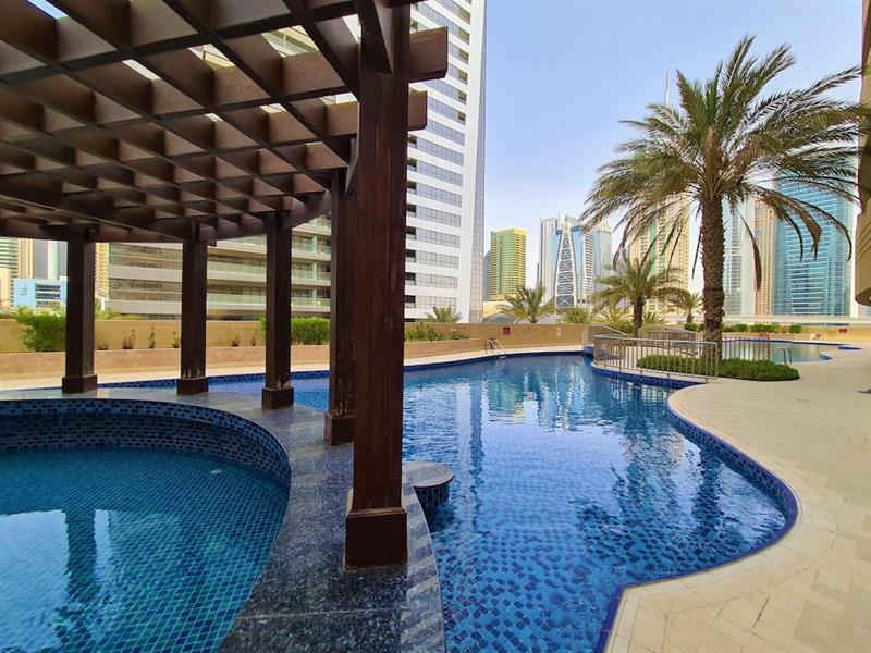 Wonderful Stay at Dubai Marina Dream Tower [VR]