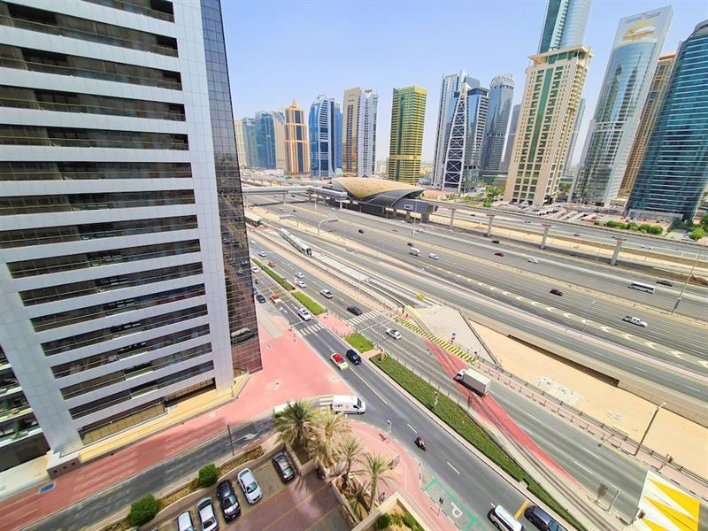 Wonderful Stay at Dubai Marina Dream Tower [VR]