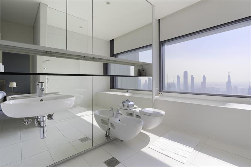 2BR Modern Apt With Magnificent Views of Dubai Skyline [VR]