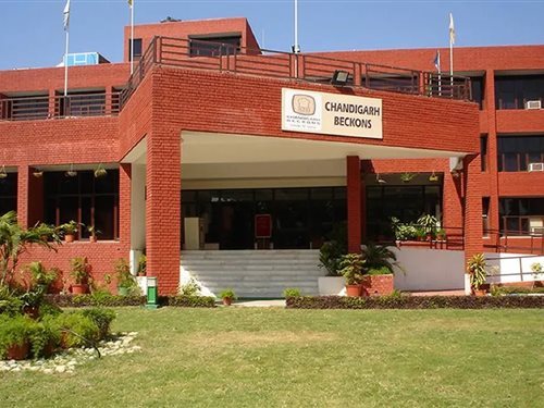 Hotel Chandigarh Beckons, Chandigarh