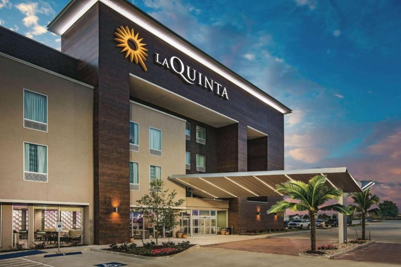 La Quinta Inn & Suites by Wyndham Dallas Plano - The Colony in Lewisville!