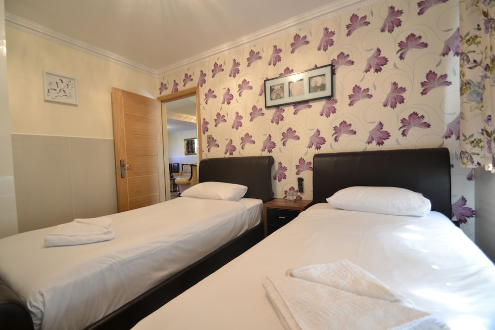 Hyde Park Suites