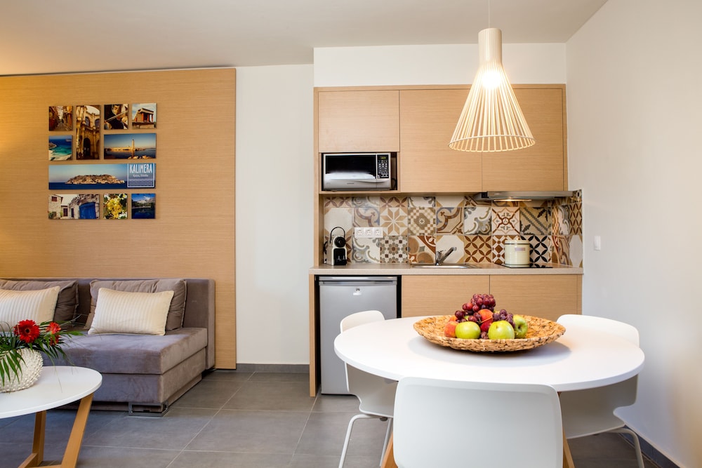 Sundance Apartments and Suites Time To Smile