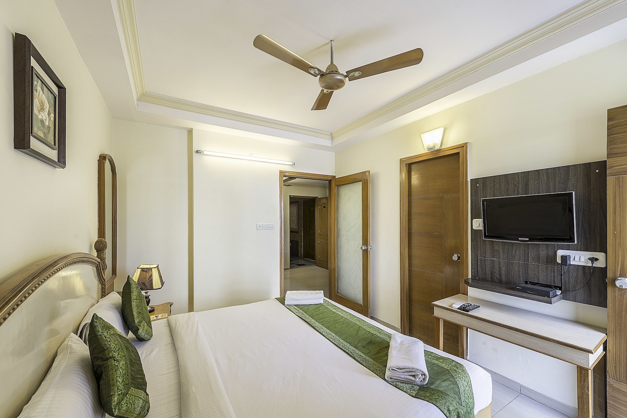 Treebo Woodsvilla Suites