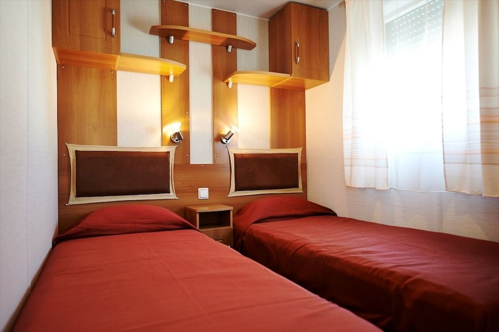 Parque de Campismo Orbitur Montargil (ex. Bungalows - Caravan Park)