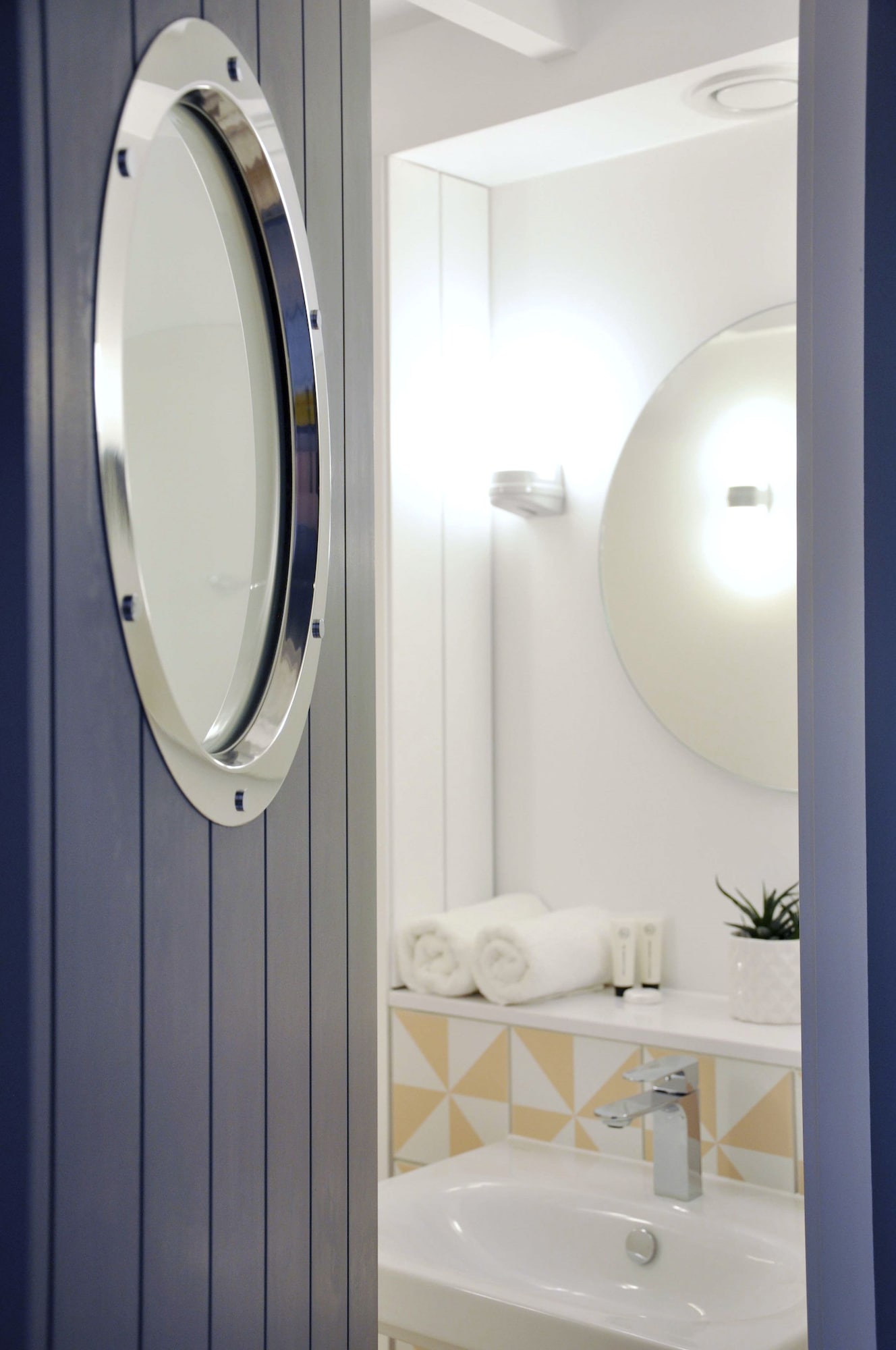 Hotel room2 Southampton Hometel, Großbritannien, Southampton. Großes 1