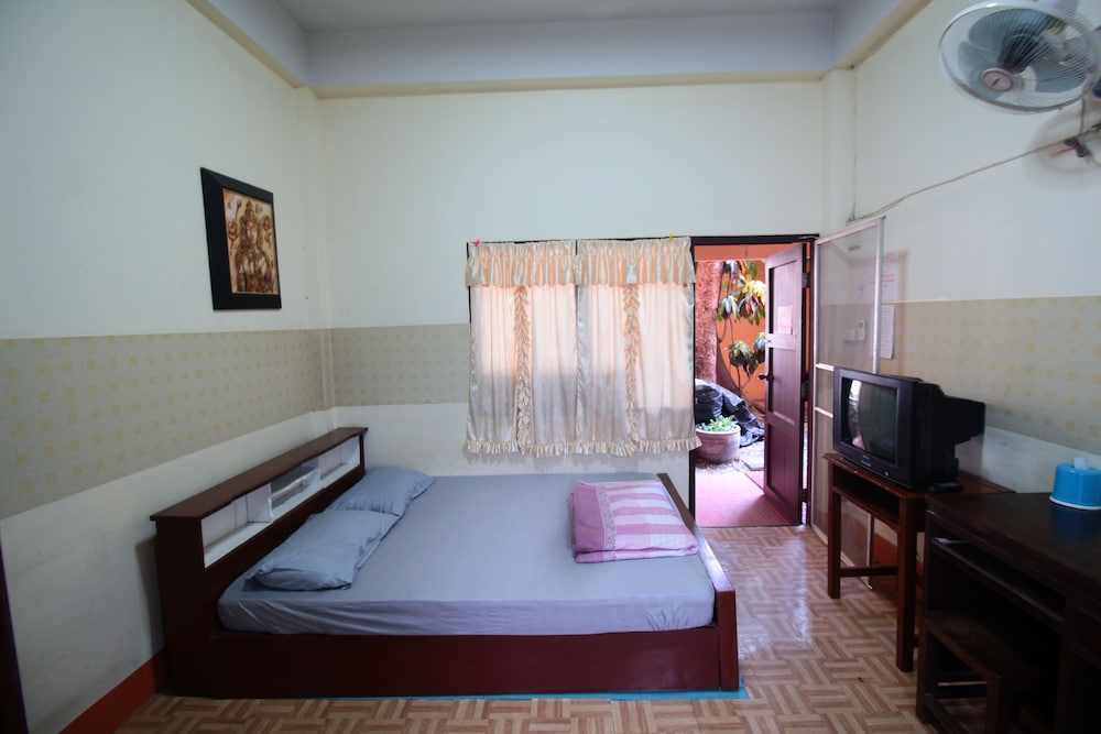 Hug Chang House