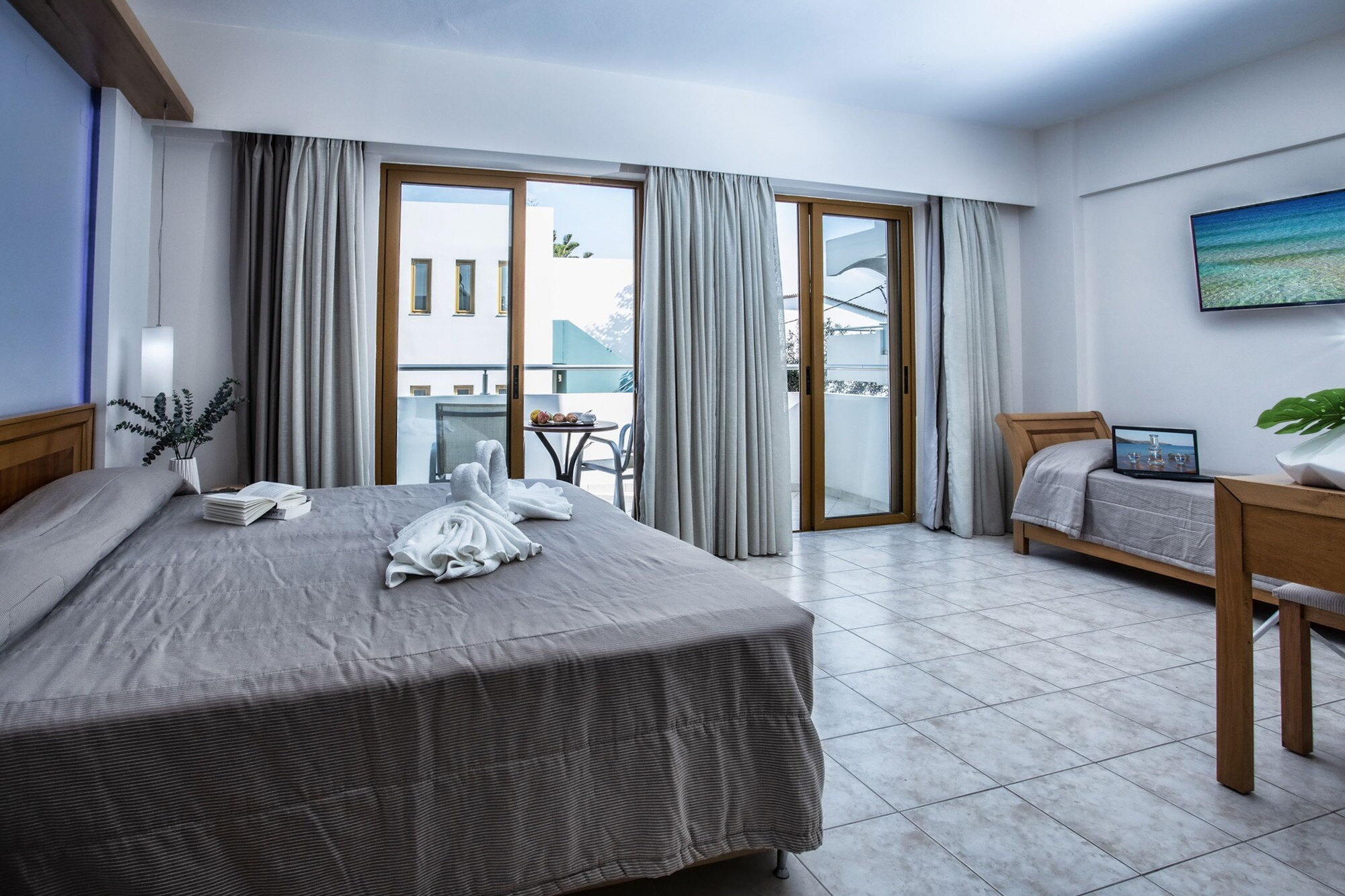 Mary Hotel and Mary Royal Suites