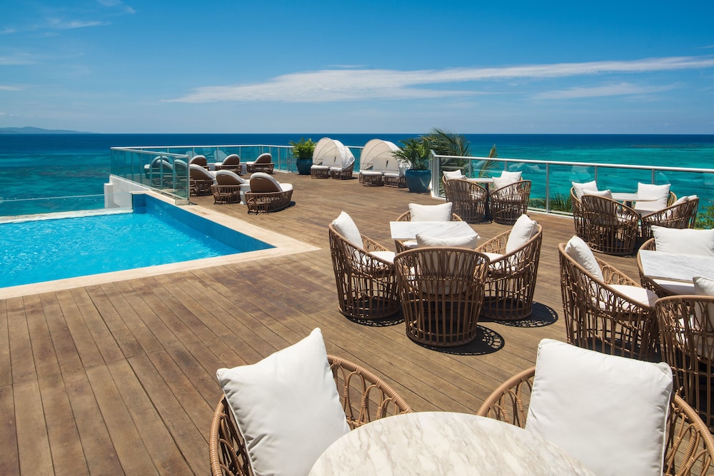 Online giftcard for hotel S Hotel Jamaica