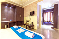 Zo Rooms MI Road