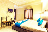 Zo Rooms MI Road