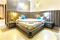Zo Rooms MI Road