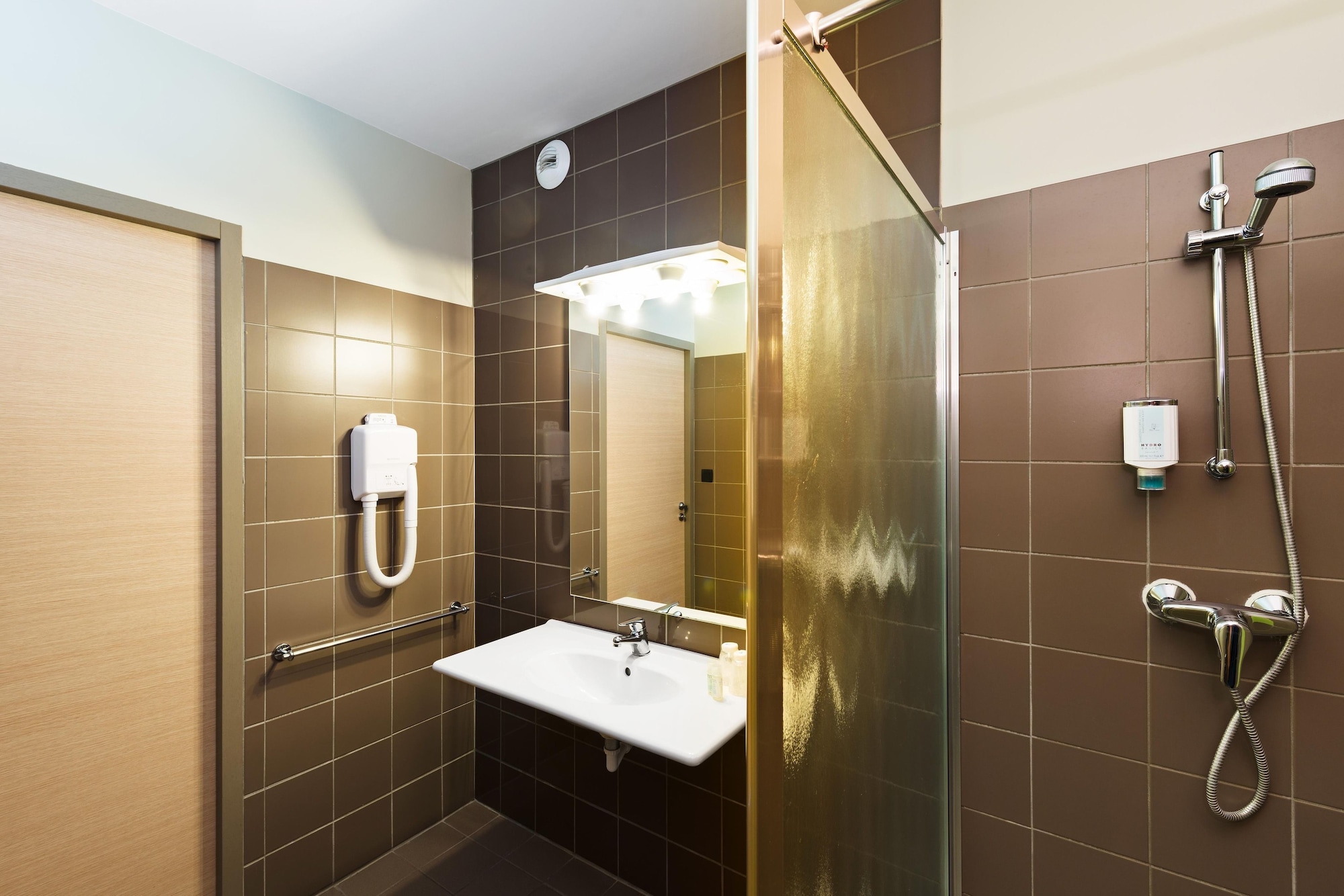 Hotel B&B HOTEL Aubagne Gemenos, Frankreich, Gémenos. Großes 1