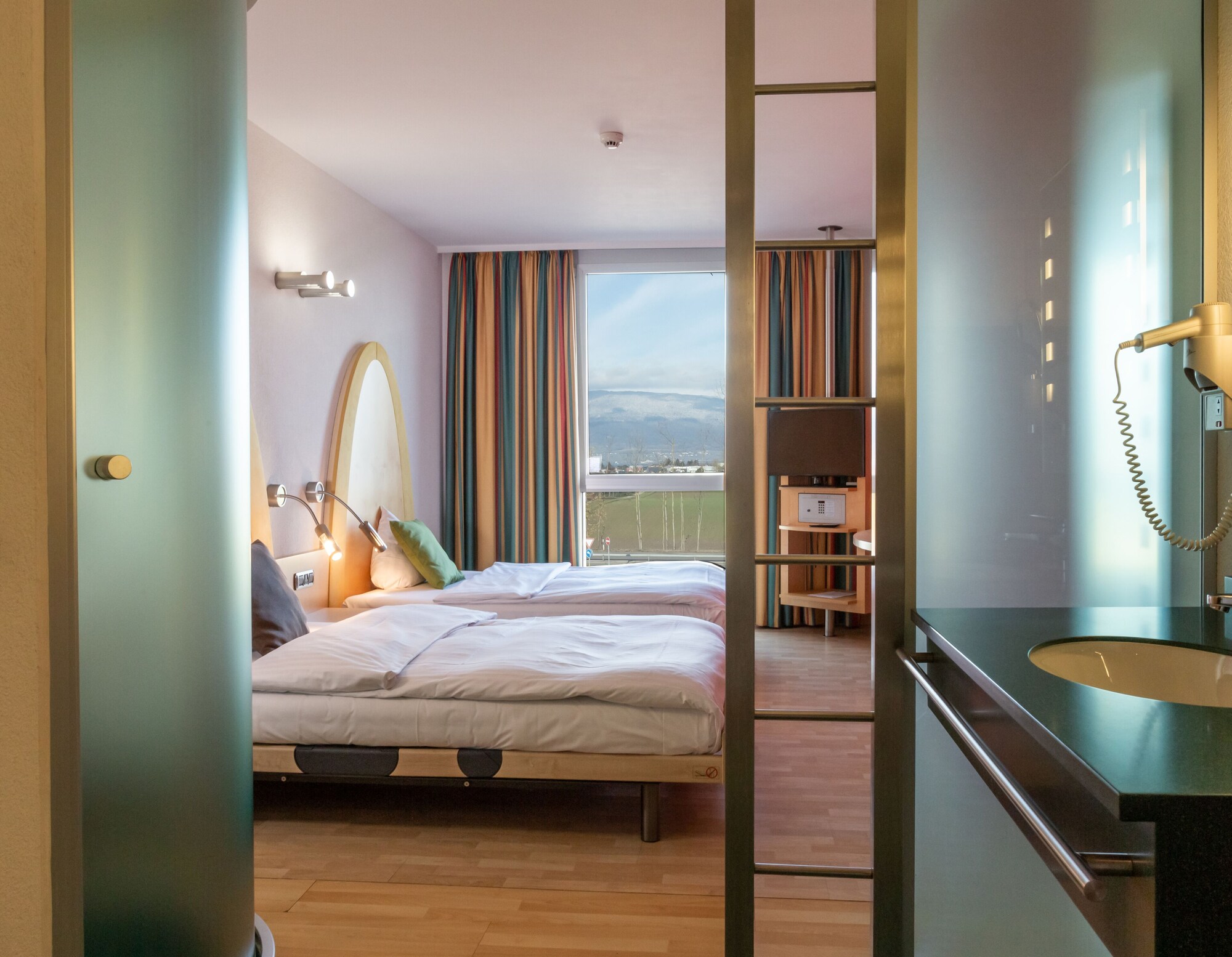 Hotel B&B Hotel Lully 3 Lakes, Schweiz, Lully. Großes 1