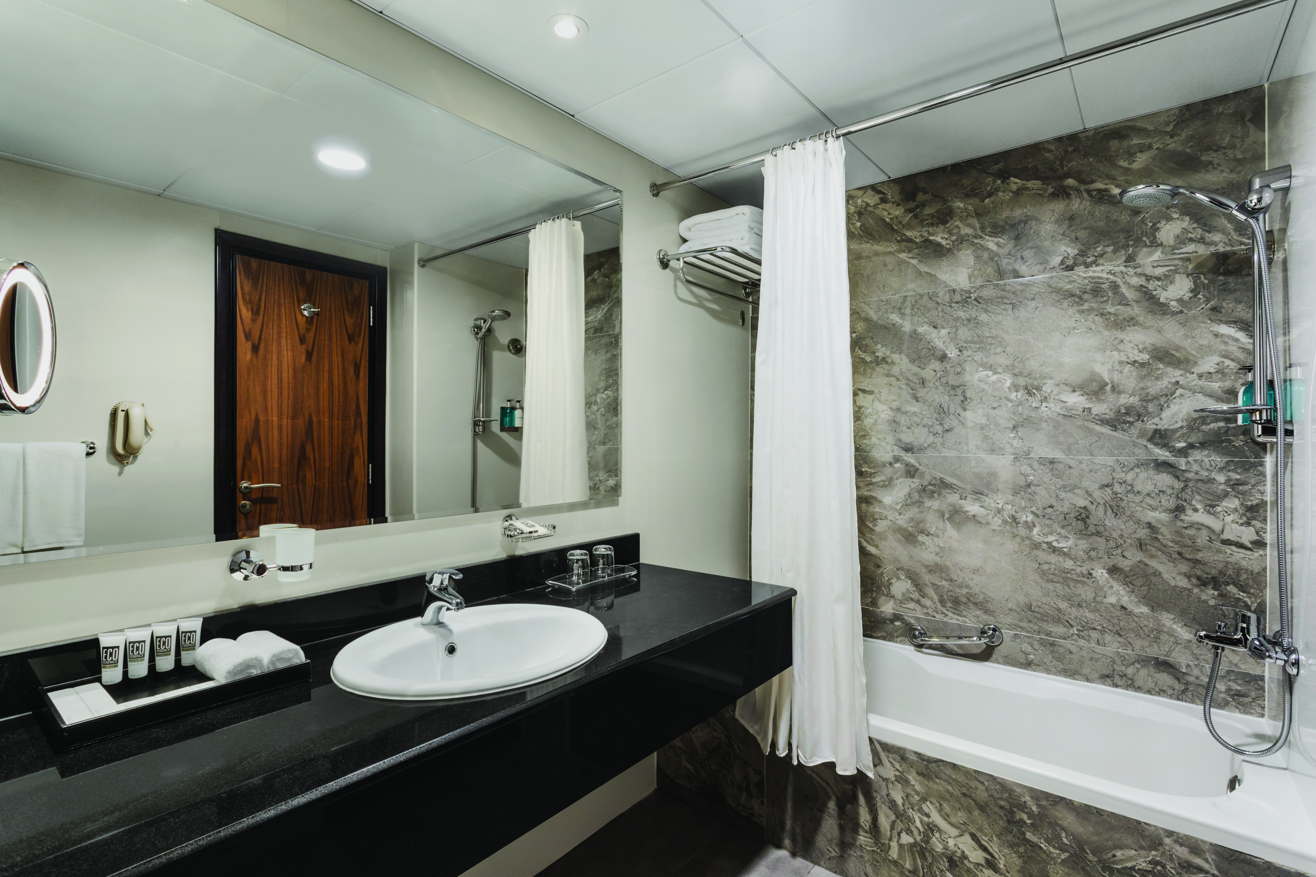 Hotel Hawthorn Suites by Wyndham Abu Dhabi City Centre, Vereinigte Arabische Emirate, Abu Dhabi. Großes 1