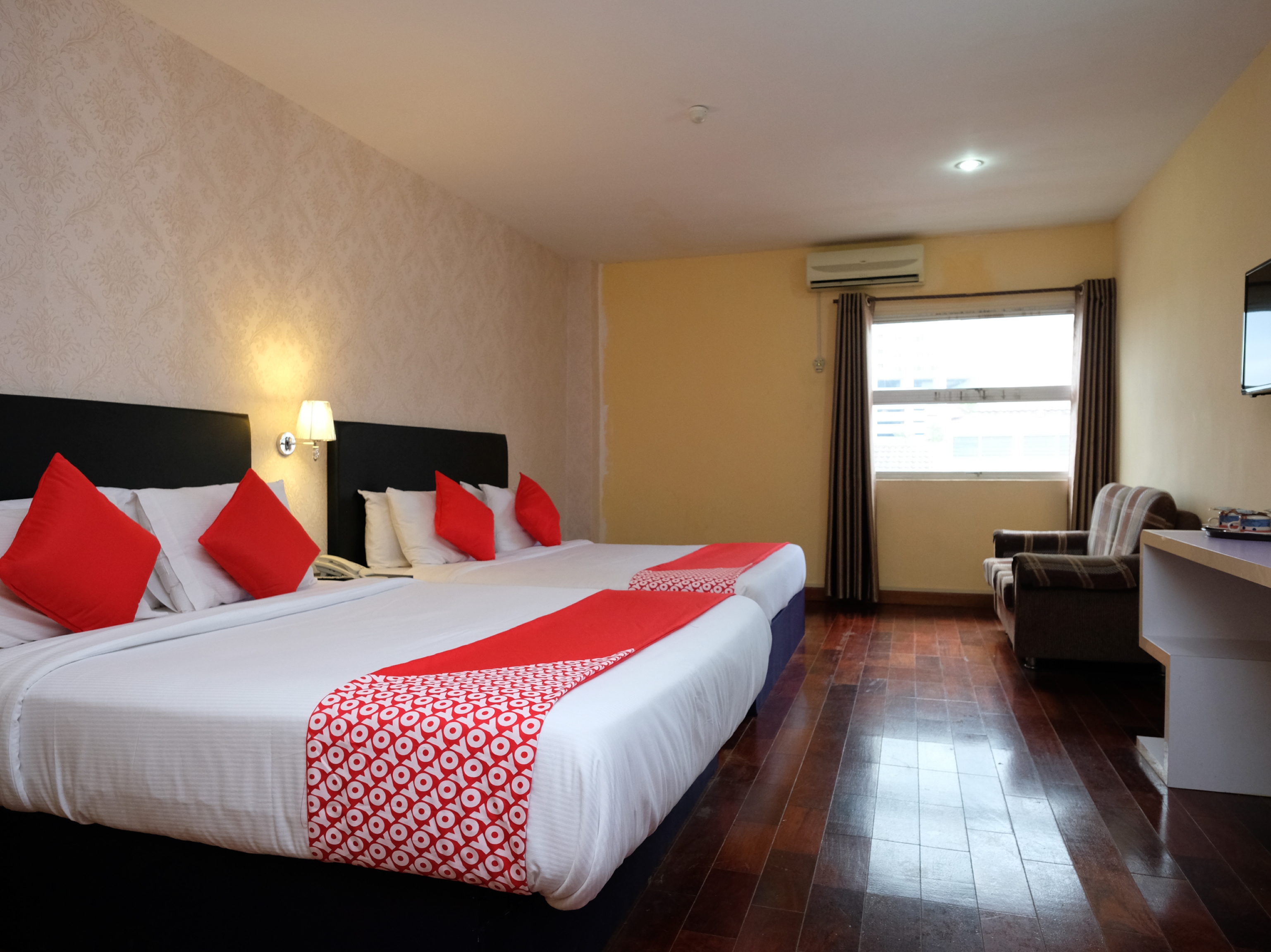 OYO 546 Grand City Hotel