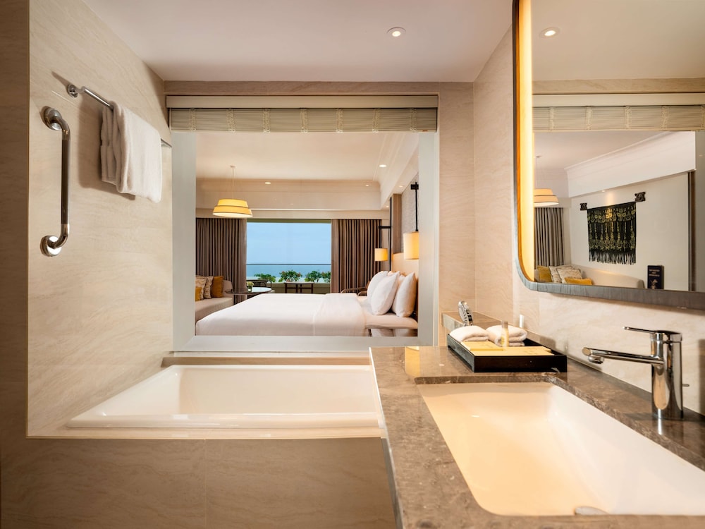 Hilton Bali Tatil Köyü