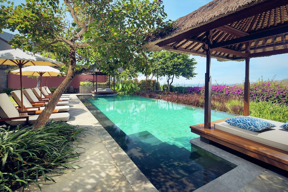 Hilton Bali Tatil Köyü