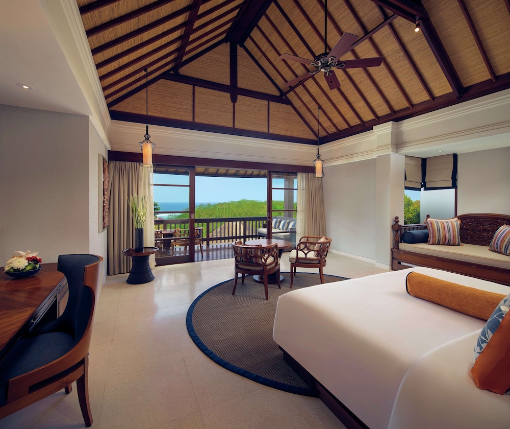 Hilton Bali Tatil Köyü