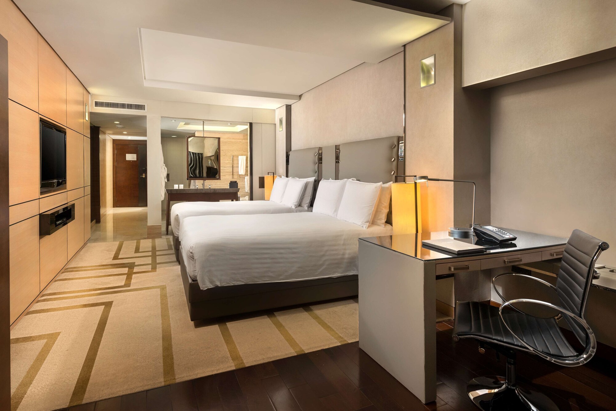 Hilton Beijing Wangfujing Hotel: Travel Gay