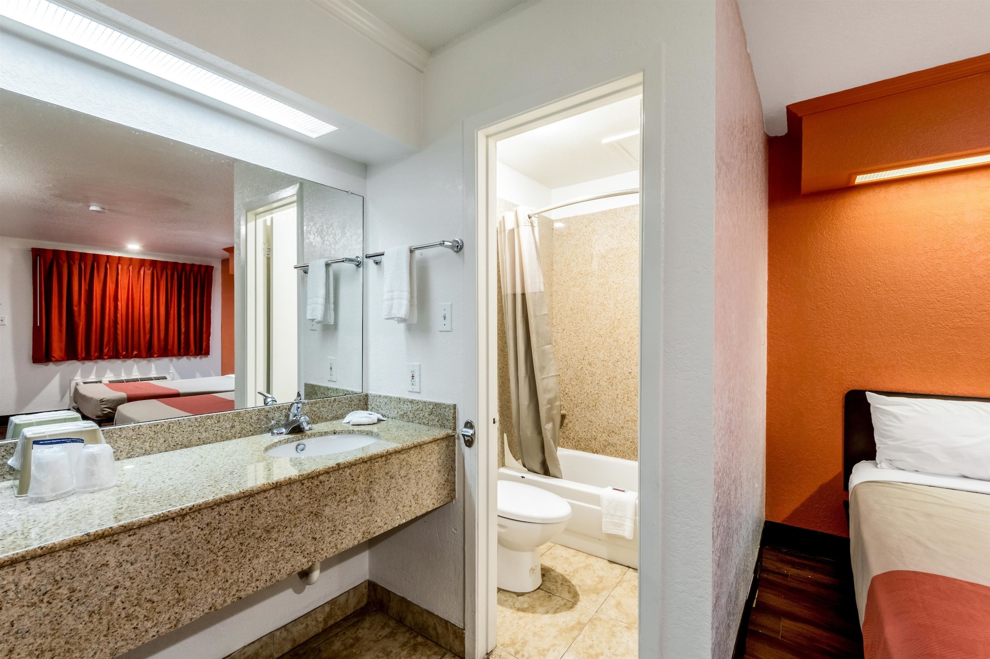 Hotel Motel6 San Antonio, TX - Frost Bank Center, USA, San Antonio. Großes 1