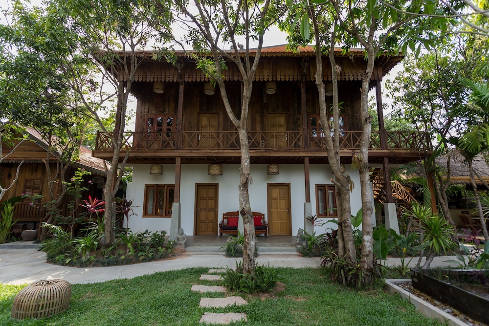 Isann Lodge