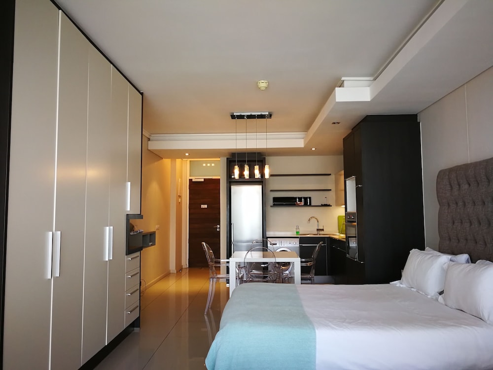 Island Letting-Crystal towers