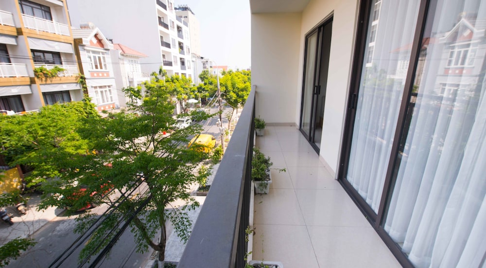 DMZ Hotel & Apartments