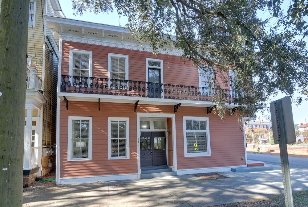 Gallery Stays - Parkside Manor