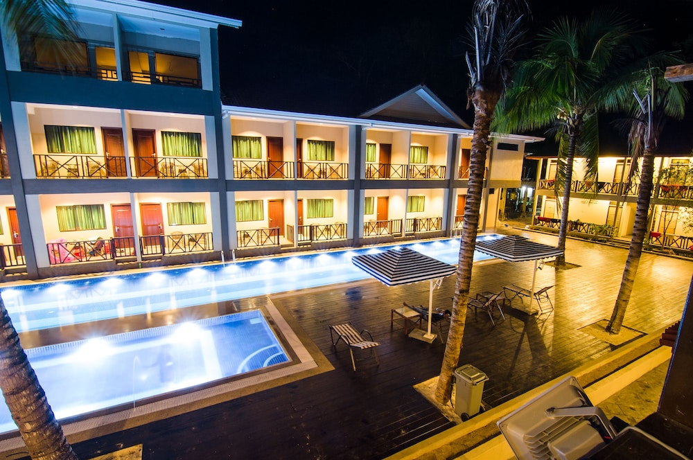 Summer Bay Lang Island Resort