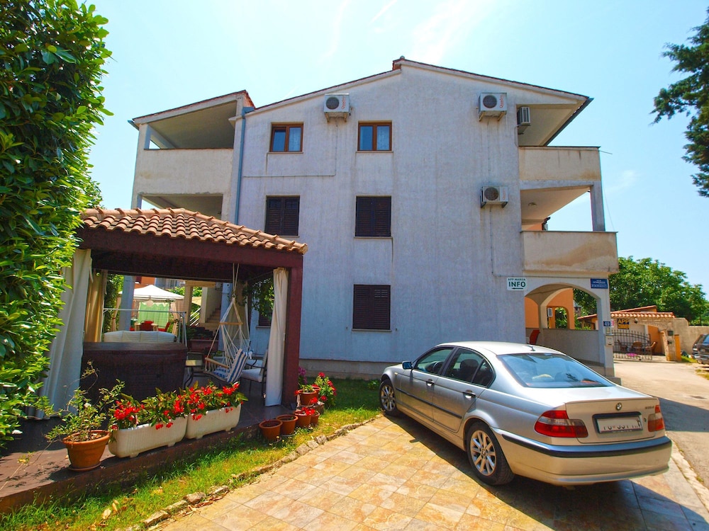 Apartment Marija 85