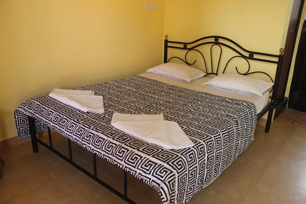 Morjim Guest House