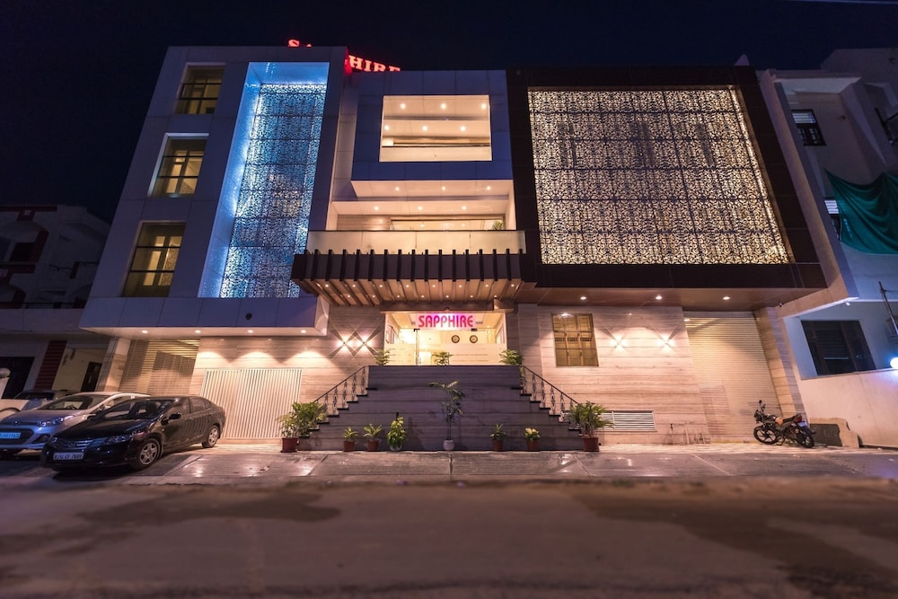 hotel sapphire world