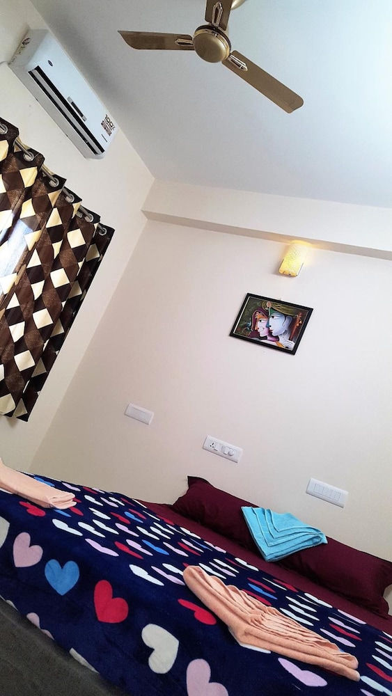 Krish Rooms And Stay