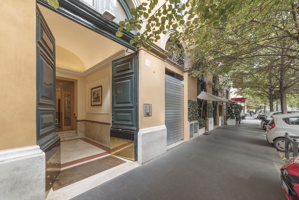 Villa Borghese Roomy Flat