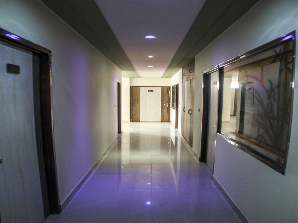 OYO 14864 Hotel Satyam Inn
